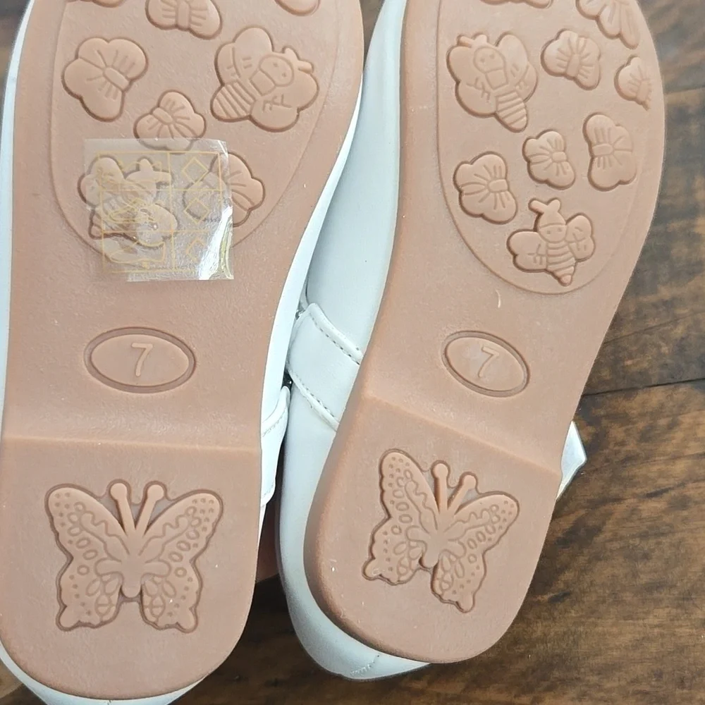 Tip Top Kids Girls MaryJane White Shoe with Rhinestone Strap. Style S187…